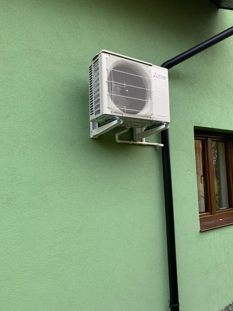 Bochnia - montaż klimatyzacji na ścianie domu