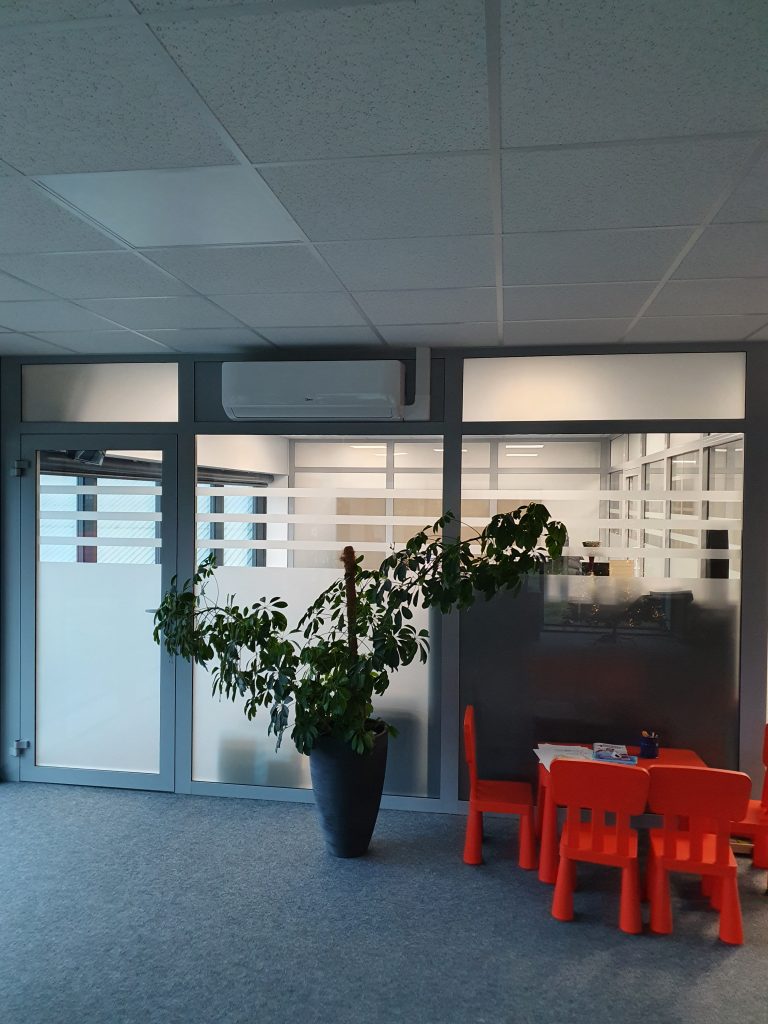 Instalacja systemu klimatyzacji w biurowcu w Brzesku