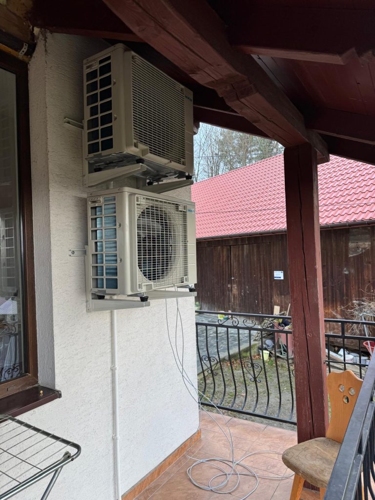 Montaż klimatyzatorów na elewacji domu
